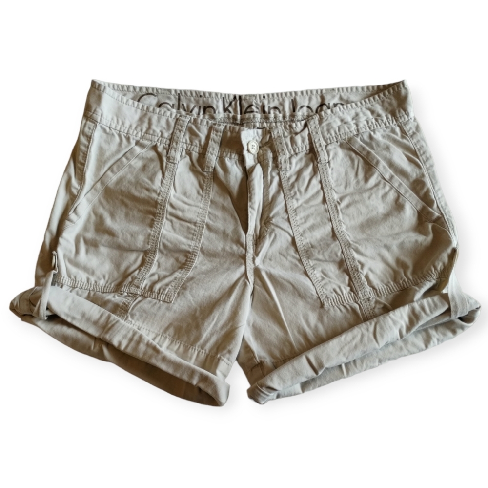 Calvin Klein Jeans Convertible Roll-Cuff High-Rise Shorts‎
